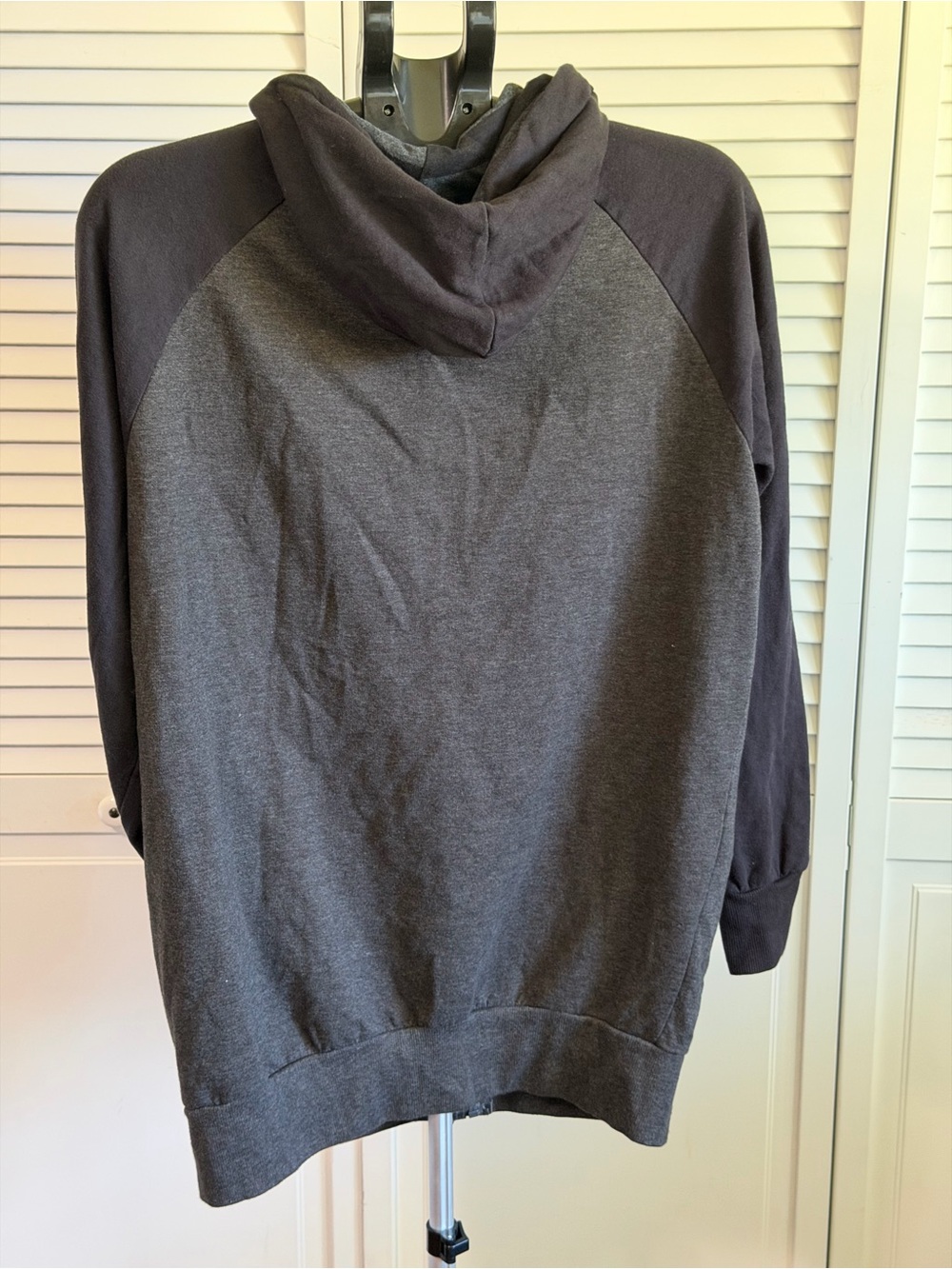 Broken threads size large zip up hoodie with pockets, grey - Picture 4 of 7